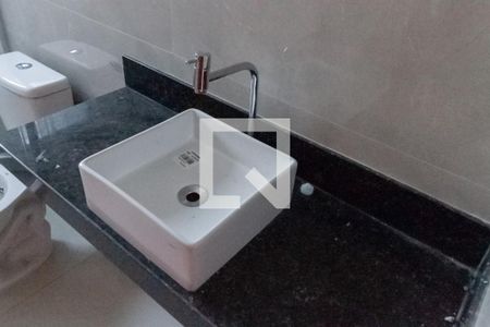 Casa à venda com 180m², 3 quartos e 2 vagasBanheiro social