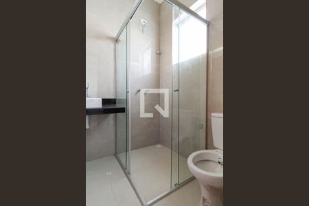 Casa à venda com 180m², 3 quartos e 2 vagasBanheiro da suíte