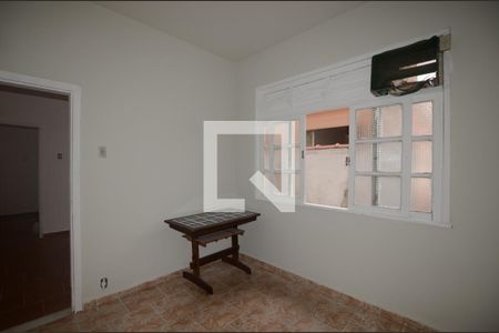 Casa à venda com 225m², 3 quartos e 3 vagasQuarto edícula 