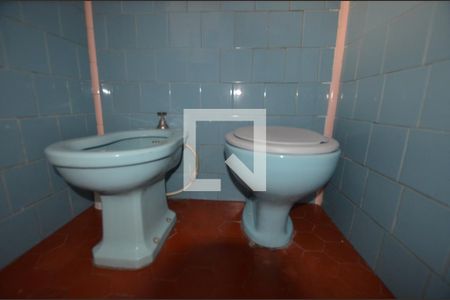 Casa à venda com 225m², 3 quartos e 3 vagasBanheiro