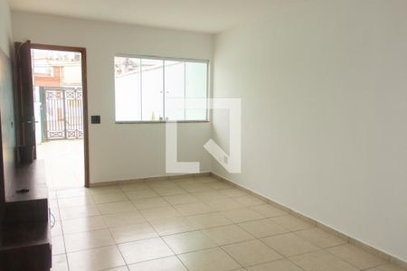 Sala de casa para alugar com 2 quartos, 88m² em Jardim Eliane, São Paulo