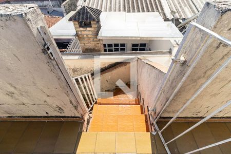 Casa à venda com 250m², 5 quartos e 2 vagas Casa à venda com 250m², 5 quartos e 2 vagasEscada