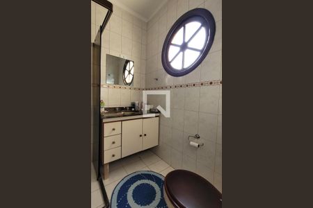 Casa à venda com 300m², 3 quartos e 2 vagasBanheiro da suíte