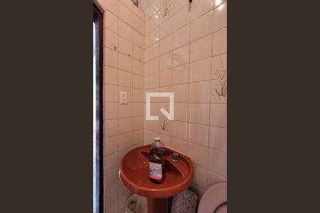 Casa à venda com 300m², 3 quartos e 2 vagasBanheiro Quintal