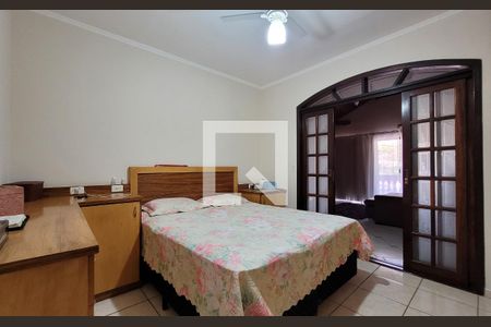 Casa à venda com 300m², 3 quartos e 2 vagasSuíte 2