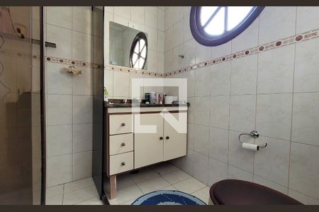 Casa à venda com 300m², 3 quartos e 2 vagasBanheiro da suíte