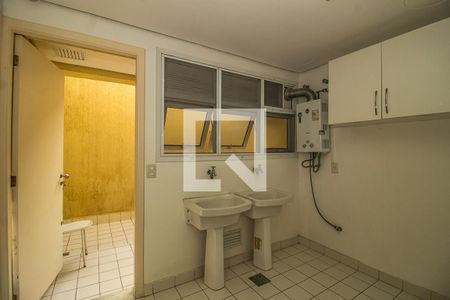 Casa de condomínio à venda com 243m², 4 quartos e 2 vagas Casa de condomínio à venda com 243m², 4 quartos e 2 vagasÁrea de Serviço