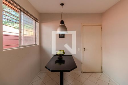 Casa à venda com 600m², 4 quartos e 4 vagas Casa à venda com 600m², 4 quartos e 4 vagasCozinha