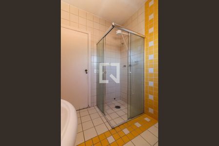 Casa à venda com 600m², 4 quartos e 4 vagas Casa à venda com 600m², 4 quartos e 4 vagasBanheiro