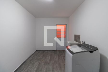 Casa à venda com 600m², 4 quartos e 4 vagas Casa à venda com 600m², 4 quartos e 4 vagasLavanderia