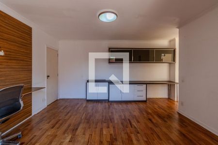 Casa à venda com 600m², 4 quartos e 4 vagas Casa à venda com 600m², 4 quartos e 4 vagasEscritorio