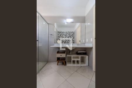 Casa à venda com 600m², 4 quartos e 4 vagas Casa à venda com 600m², 4 quartos e 4 vagasBanheiro