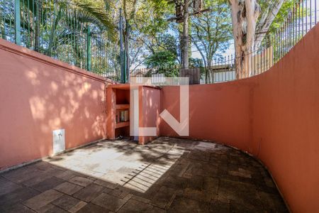 Casa à venda com 600m², 4 quartos e 4 vagas Casa à venda com 600m², 4 quartos e 4 vagasArea externa