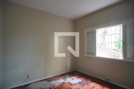 Casa à venda com 324m², 4 quartos e 5 vagas Casa à venda com 324m², 4 quartos e 5 vagasQuarto 6