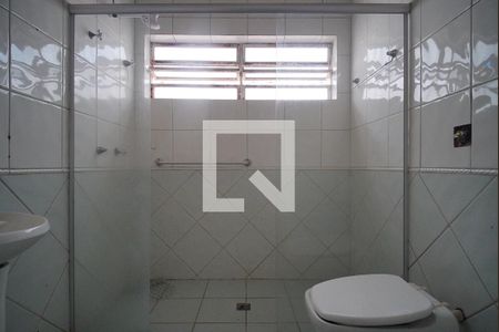 Casa à venda com 324m², 4 quartos e 5 vagas Casa à venda com 324m², 4 quartos e 5 vagasBanheiro 1