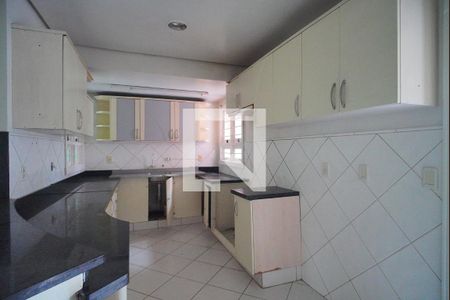 Casa à venda com 324m², 4 quartos e 5 vagas Casa à venda com 324m², 4 quartos e 5 vagasCozinha