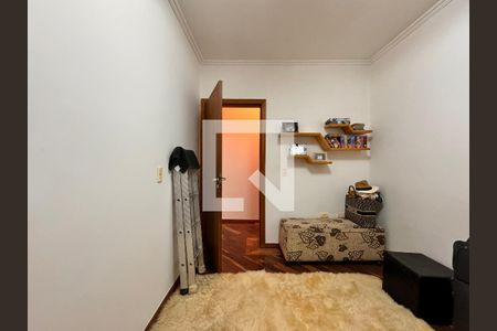 Casa à venda com 239m², 4 quartos e 4 vagas Casa à venda com 239m², 4 quartos e 4 vagasQuarto 1