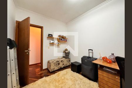 Casa à venda com 239m², 4 quartos e 4 vagas Casa à venda com 239m², 4 quartos e 4 vagasQuarto 1