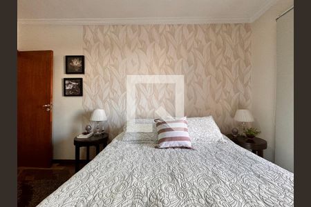 Casa à venda com 239m², 4 quartos e 4 vagas Casa à venda com 239m², 4 quartos e 4 vagasSuite