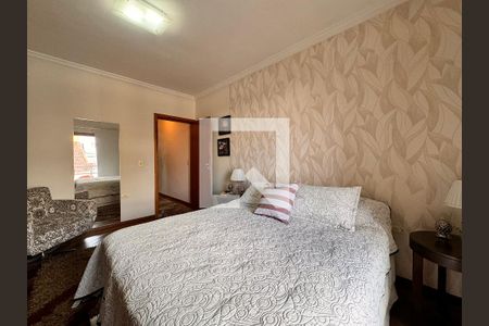 Casa à venda com 239m², 4 quartos e 4 vagas Casa à venda com 239m², 4 quartos e 4 vagasSuite
