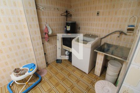 Casa à venda com 300m², 5 quartos e 2 vagasÁrea de Serviço