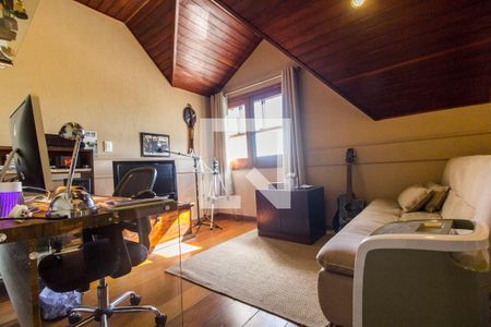 Apartamento à venda com 320m², 3 quartos e 4 vagas Apartamento à venda com 320m², 3 quartos e 4 vagasSuíte 2