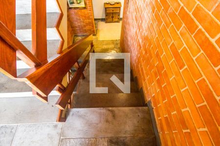 Apartamento à venda com 320m², 3 quartos e 4 vagas Apartamento à venda com 320m², 3 quartos e 4 vagasEscada