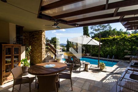 Apartamento à venda com 320m², 3 quartos e 4 vagas Apartamento à venda com 320m², 3 quartos e 4 vagasÁrea gourmet