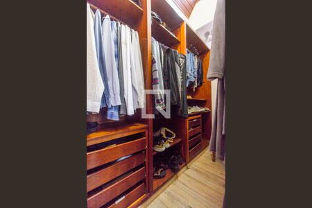 Apartamento à venda com 320m², 3 quartos e 4 vagas Apartamento à venda com 320m², 3 quartos e 4 vagasCloset da suíte 1