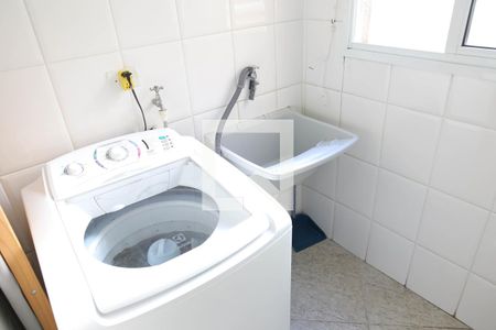 Apartamento à venda com 68m², 2 quartos e 2 vagas Apartamento à venda com 68m², 2 quartos e 2 vagasCozinha e Área de Serviço
