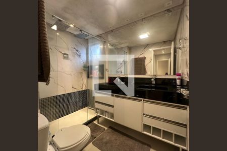 Apartamento à venda com 171m², 3 quartos e 3 vagasBanheiro da Suíte 1