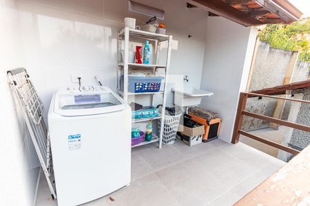 Casa à venda com 5000m², 4 quartos e 5 vagas Casa à venda com 5000m², 4 quartos e 5 vagasÁrea de Serviço