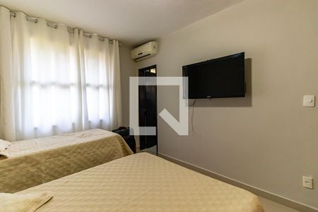 Casa à venda com 5000m², 4 quartos e 5 vagas Casa à venda com 5000m², 4 quartos e 5 vagasQuarto 1