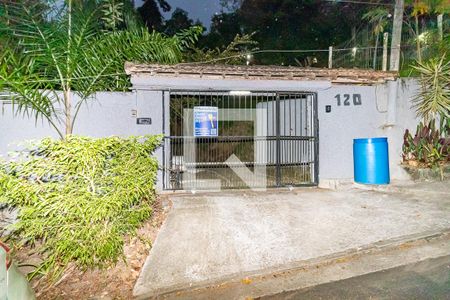 Casa à venda com 5000m², 4 quartos e 5 vagas Casa à venda com 5000m², 4 quartos e 5 vagasFachada