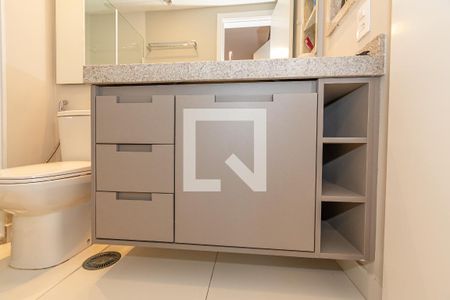 Apartamento à venda com 97m², 2 quartos e 2 vagasDetalhe Banheiro da Suíte