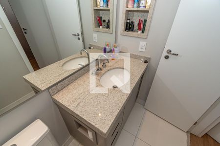 Apartamento à venda com 97m², 2 quartos e 2 vagasDetalhe Banheiro da Suíte