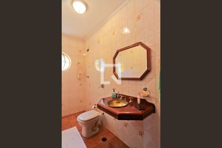 Casa à venda com 310m², 4 quartos e 2 vagas Casa à venda com 310m², 4 quartos e 2 vagasBanheiro