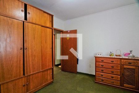 Casa à venda com 310m², 4 quartos e 2 vagas Casa à venda com 310m², 4 quartos e 2 vagasQuarto 2