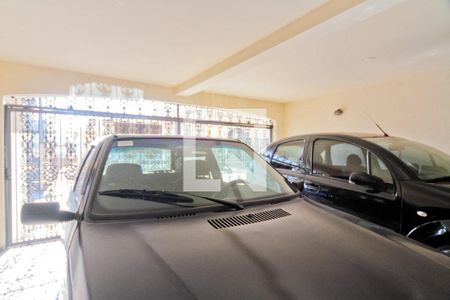 Casa à venda com 310m², 4 quartos e 2 vagas Casa à venda com 310m², 4 quartos e 2 vagasGaragem