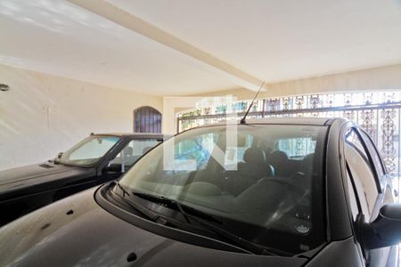 Casa à venda com 310m², 4 quartos e 2 vagas Casa à venda com 310m², 4 quartos e 2 vagasGaragem