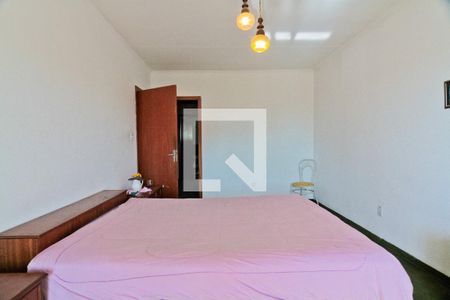 Casa à venda com 310m², 4 quartos e 2 vagas Casa à venda com 310m², 4 quartos e 2 vagasSuíte