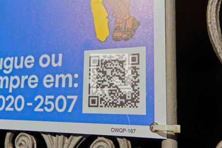 Casa à venda com 310m², 4 quartos e 2 vagas Casa à venda com 310m², 4 quartos e 2 vagasFachada