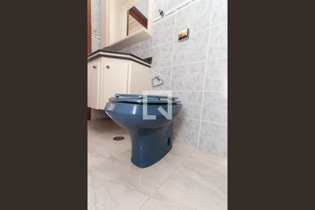 Casa à venda com 450m², 4 quartos e 6 vagas Casa à venda com 450m², 4 quartos e 6 vagasBanheiro da Suíte 1