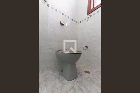 Casa à venda com 450m², 4 quartos e 6 vagas Casa à venda com 450m², 4 quartos e 6 vagasBanheiro da Suíte 2