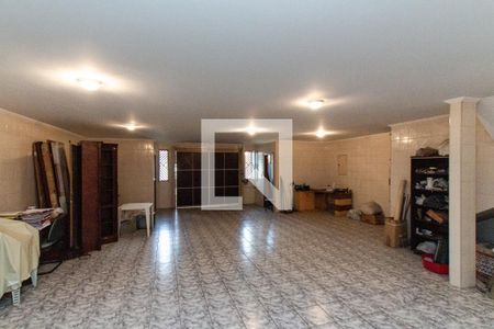 Casa à venda com 450m², 4 quartos e 6 vagas Casa à venda com 450m², 4 quartos e 6 vagasGaragem