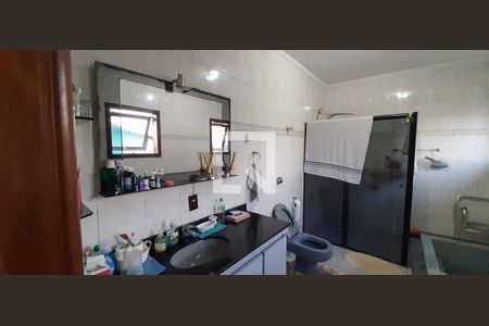 Casa à venda com 360m², 6 quartos e 3 vagas Casa à venda com 360m², 6 quartos e 3 vagasBanheiro Quarto