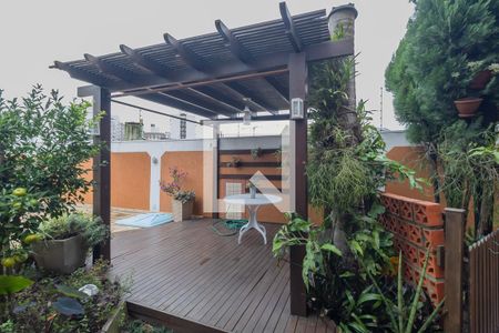 Casa para alugar com 500m², 5 quartos e 8 vagasQuintal