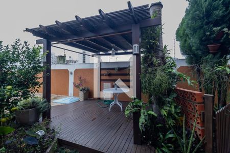 Casa para alugar com 500m², 5 quartos e 8 vagasQuintal