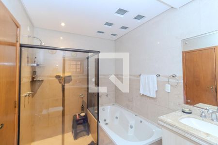 Casa para alugar com 500m², 5 quartos e 8 vagasBanheiro da Suíte 1