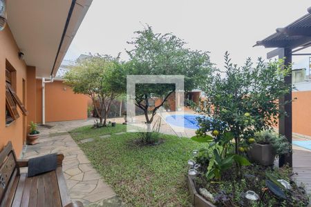 Casa para alugar com 500m², 5 quartos e 8 vagasQuintal